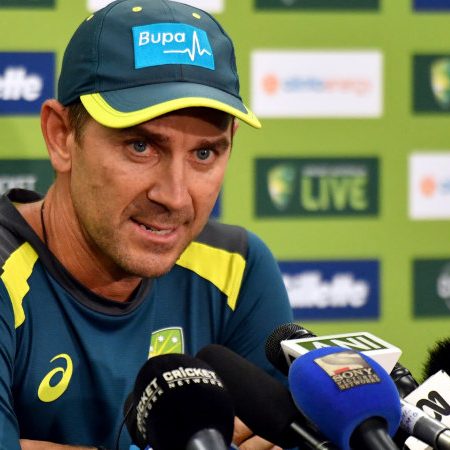 Justin Langer is questioning his leadership in the T20 World Cup