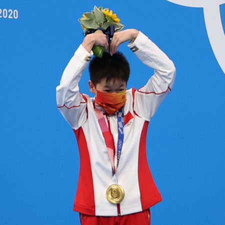 Quan Hongchan: China’s diving duo wins 10m platform gold and silver