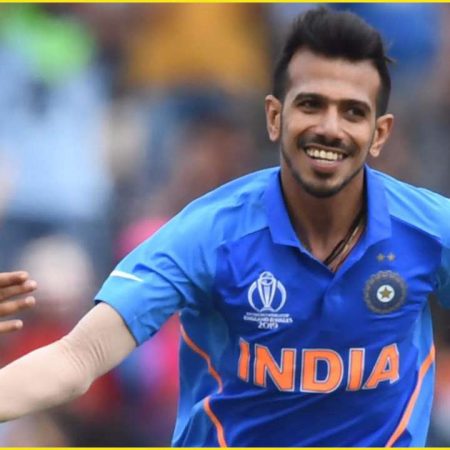 Yuzvendra Chahal joins Royal Challengers Bangalore while wearing a Team India mask in Indian Premier League: IPL 2021