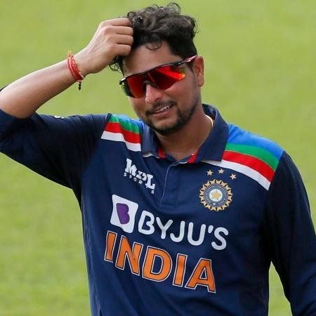 Kuldeep Yadav supports India due to a serious knee injury in IPL 2021