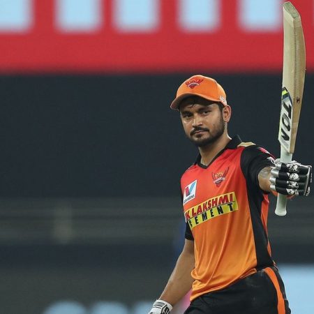 Manish Pandey goes ball fetching in Sunrisers Hyderabad for Indian Premier League: IPL 2021