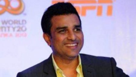 Sanjay Manjrekar reveals “MS Dhoni is better at managing his weakness” in IPL 2021