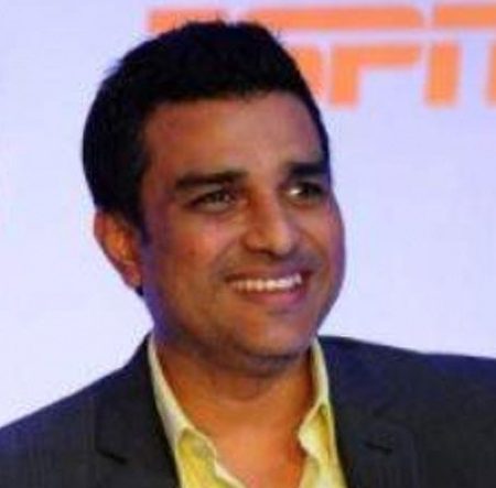 Sanjay Manjrekar reveals “MS Dhoni is better at managing his weakness” in IPL 2021