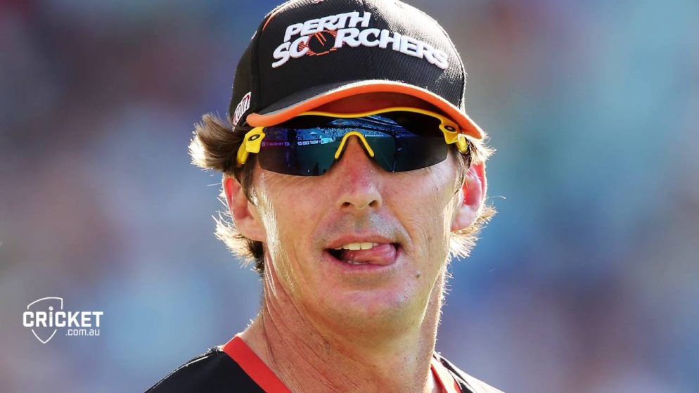 Brad Hogg says “Warner has to get in form” in T20 World Cup 2021