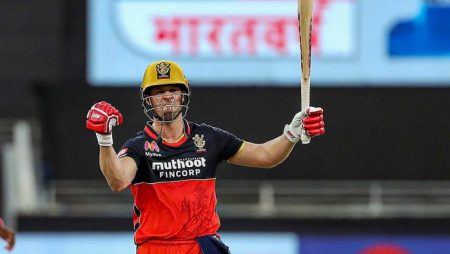 Brad Hogg says “Knowing that AB de Villiers is there behind him” in IPL 2021