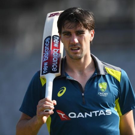 Ashes Series: Mitchell Johnson says “I believe he is deceiving himself”