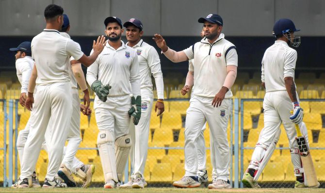 Bengal’s Ranji Trophy preparations suffer a setback after seven members test positive for covid.