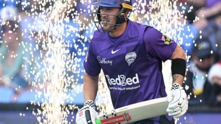 Ben McDermott of Hobart Hurricanes named Player of the Tournament in the BBL 11.