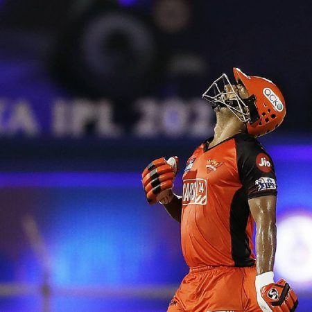 Rahul Tripathi of SRH celebrates his match-winning knock against his former team.