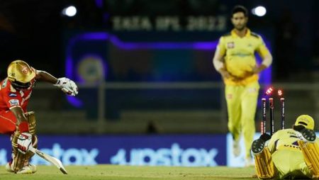 IPL 2022: MS Dhoni Displays Quick Reflexes To Run Out Bhanuka Rajapaksa In CSK vs PBKS.