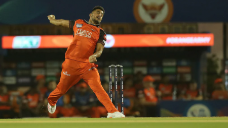 Watch: SRH Pacer Umran Malik Clocks the Fastest Ball of IPL 2022 With a 157kmph Delivery