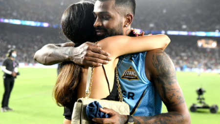 Hardik Pandya and Natasa Stankovic Share An Emotional Moment Following Gujarat Titans’ IPL Victory