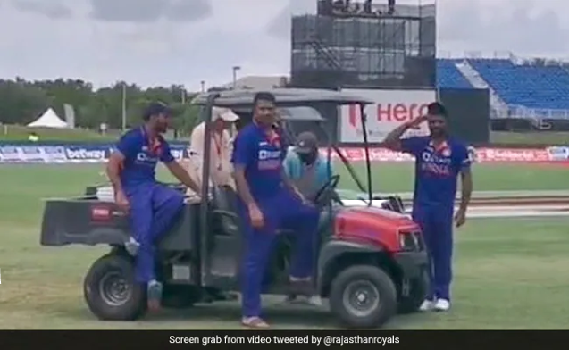 The Florida crowd goes wild during the India-WI T20I, and Sanju Samson responds by saluting.