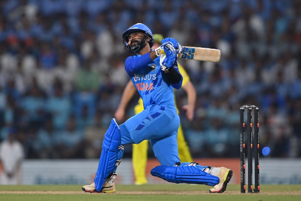 Dinesh Karthik scores six and four in the last over of the second T20I against Australia.