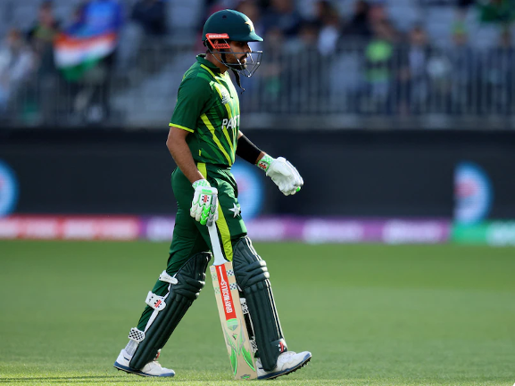 Following another single-digit score, Babar Azam faces severe backlash on Twitter.